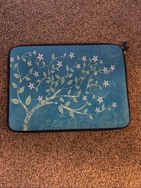 Blue Floral Computer Sleeve